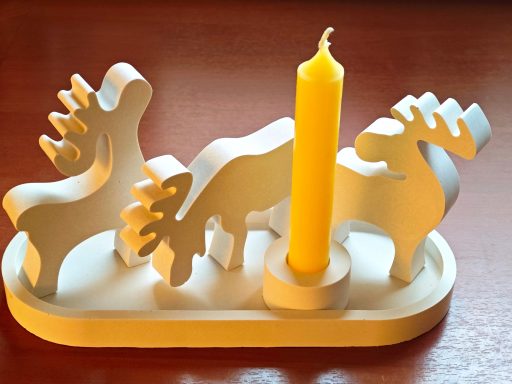 Die Elche sind los auf Schale oval mit Kerze